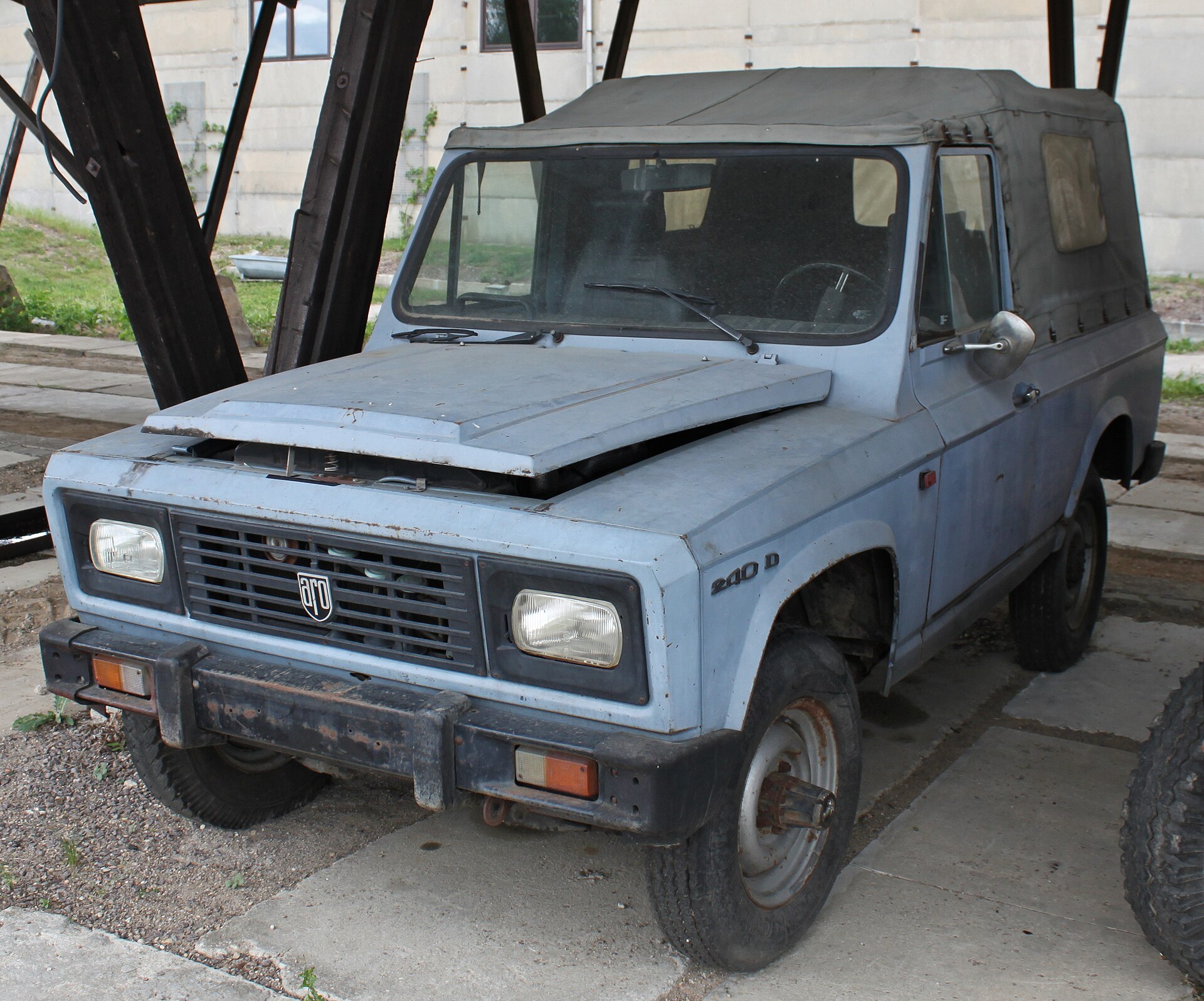 240 — Aro 240 D