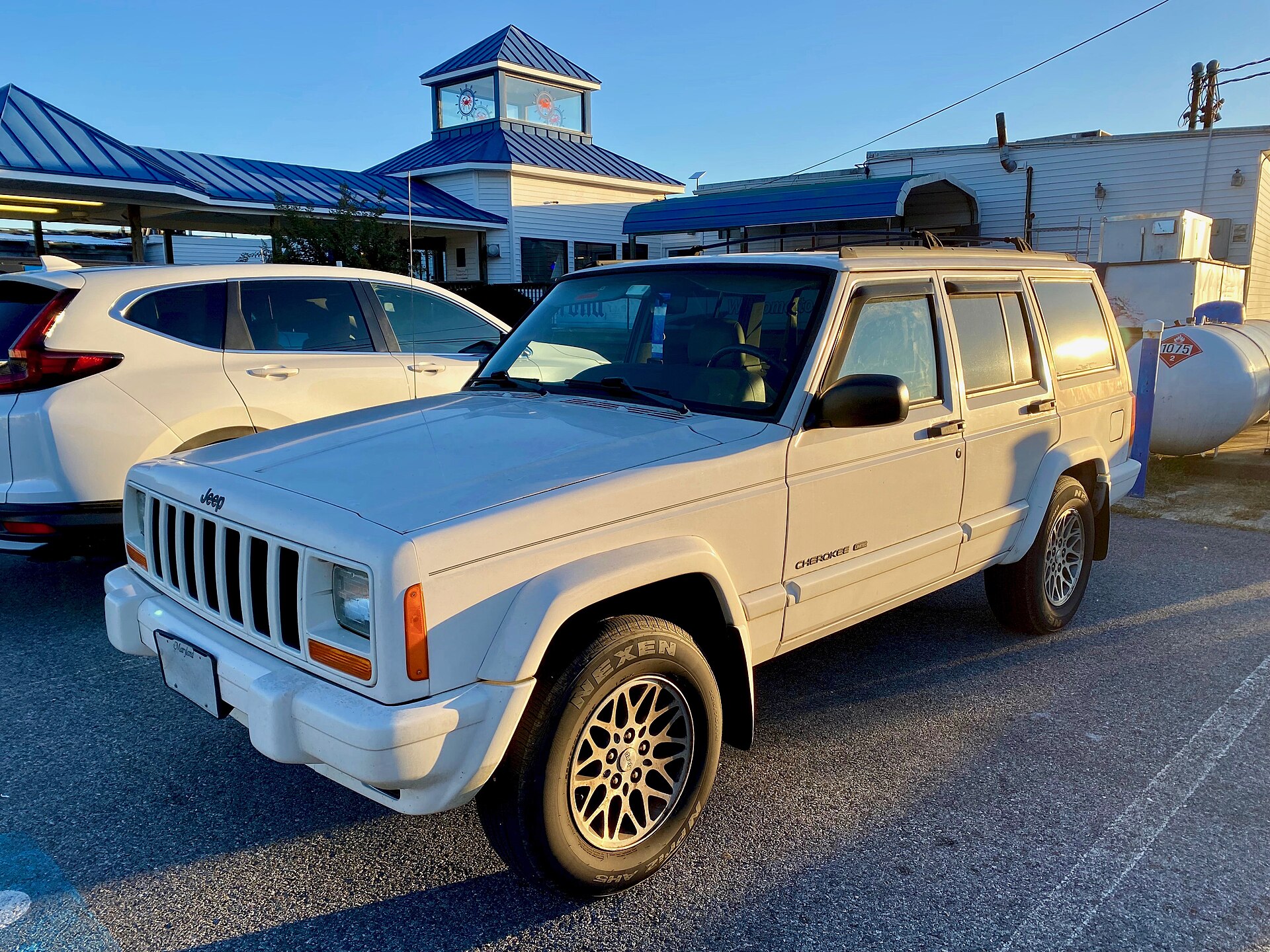 Cherokee XJ Limited — 1998 Jeep Cherokee XJ Limited four-door
