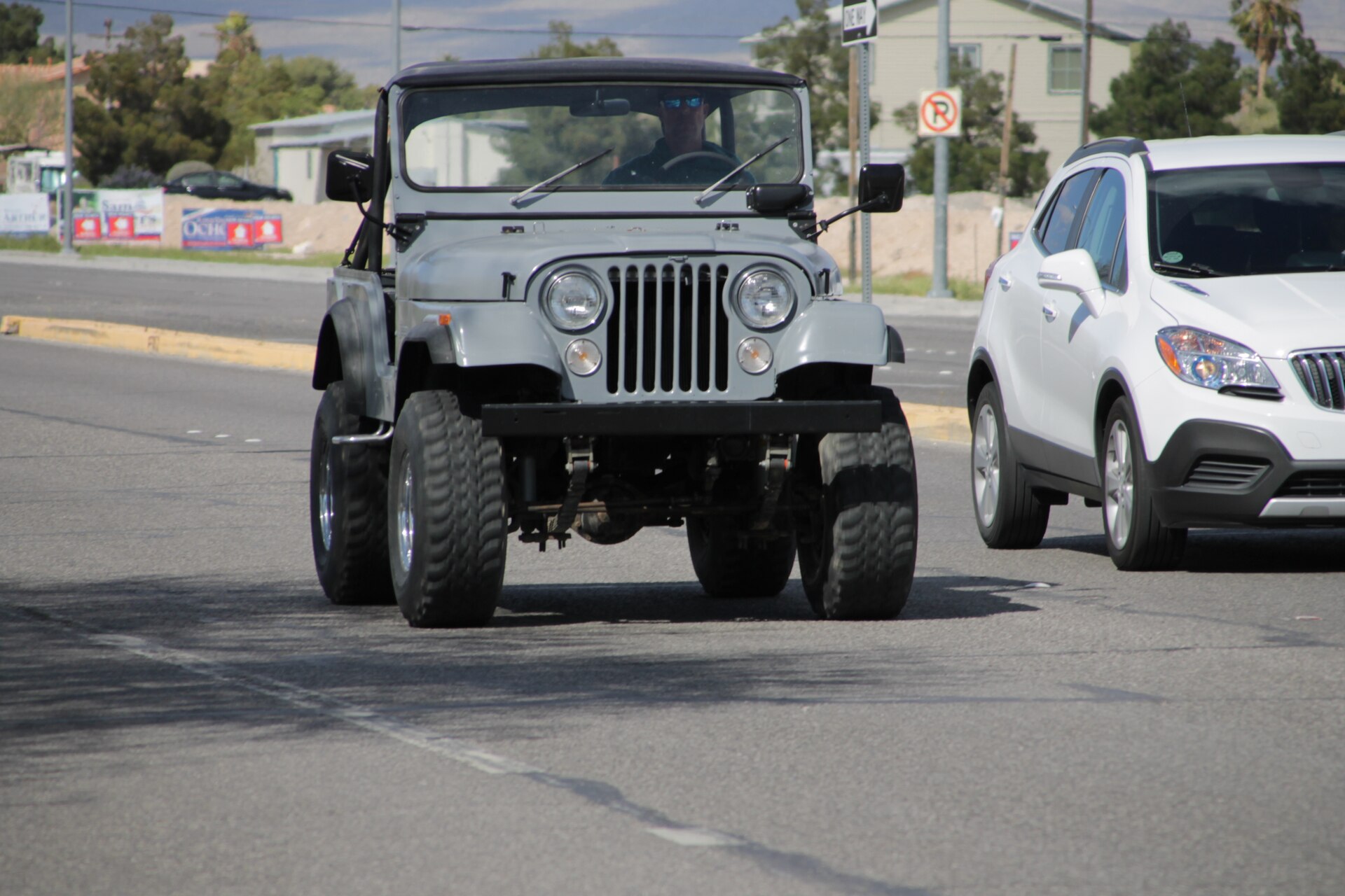 Jeep CJ-6 — photograph