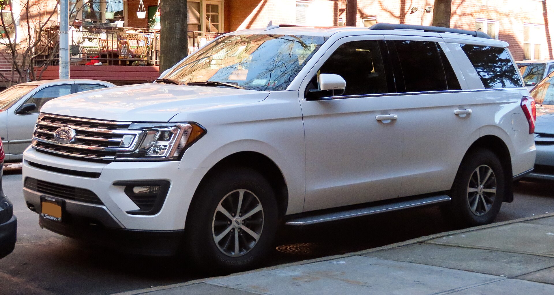 Expedition — A 2019 Ford Expedition XLT photographed in Kew Gardens Hills, Queens, New York, USA