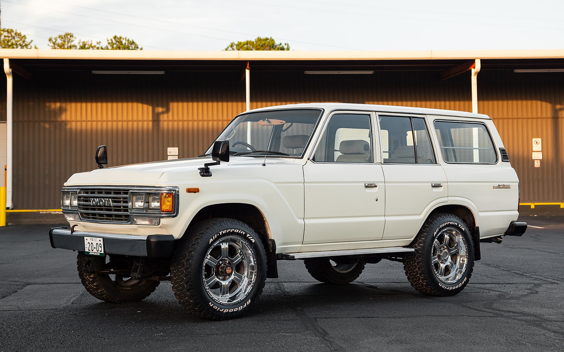 HJ60 Sahara — photograph