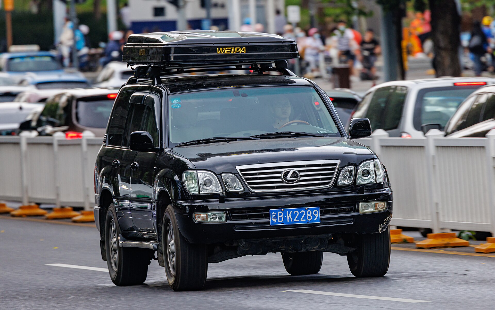 Lexus LX 470 — photograph