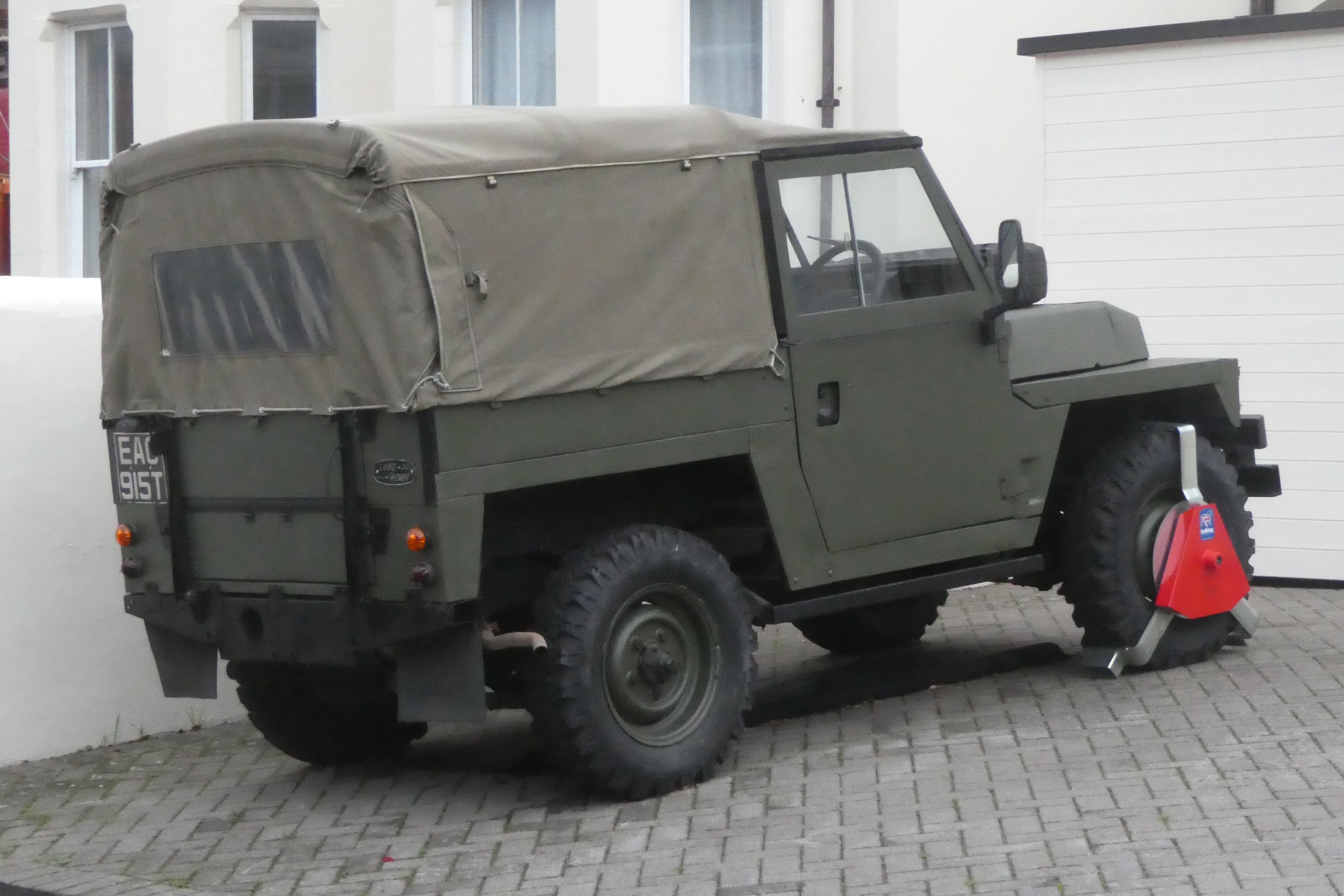 Half Ton Lightweight — Ex-military 1972 Land Rover Series III Lightweight