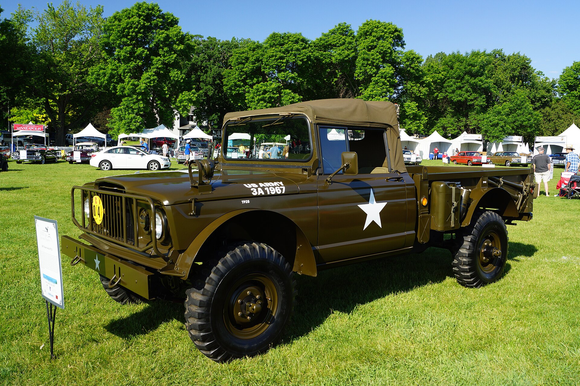 M715 1¼-ton truck — 1967 Kaiser Jeep M715