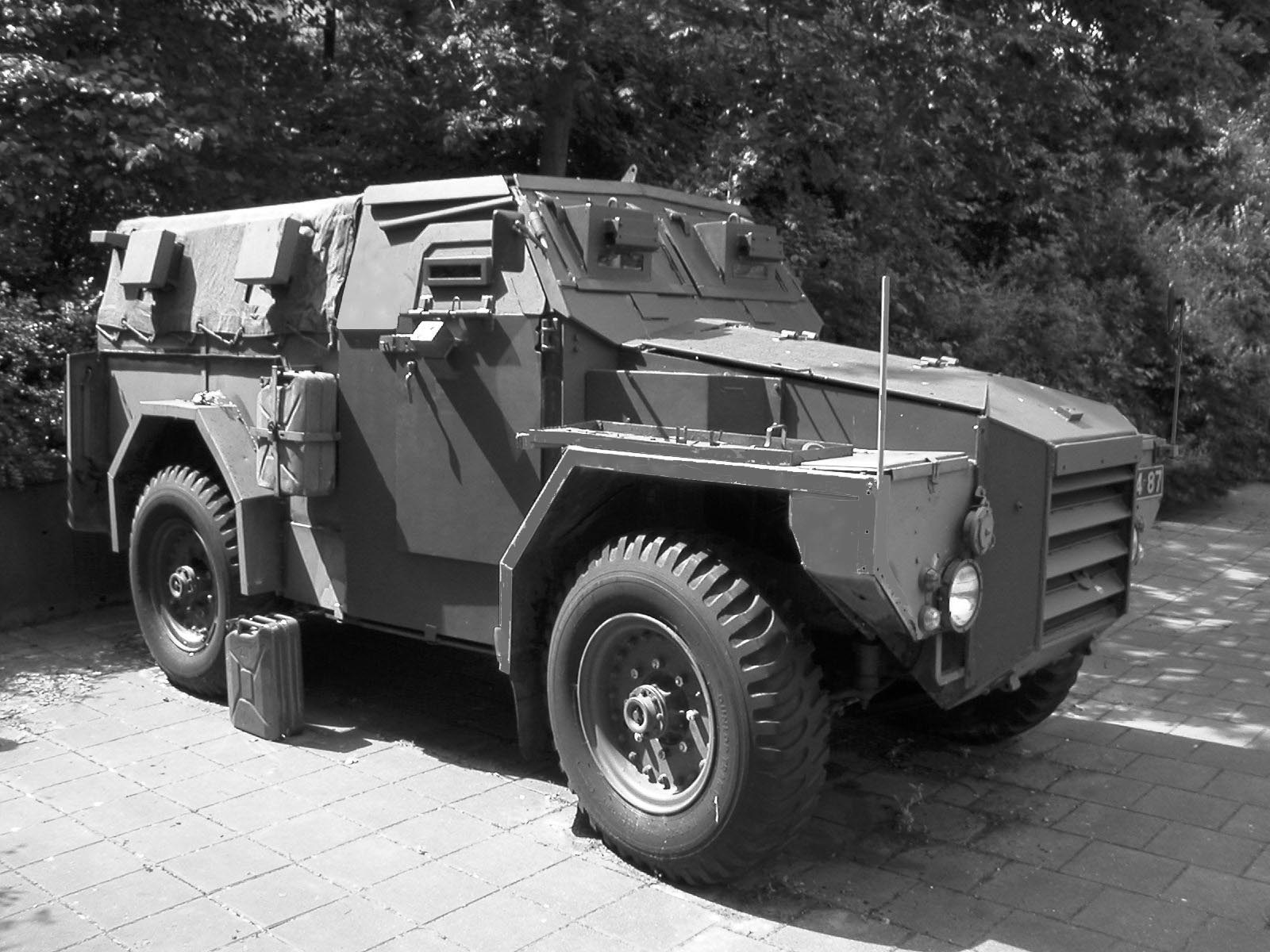 Pig Mk 2 (1970s rearmouring) — A Humber Pig FV1612.