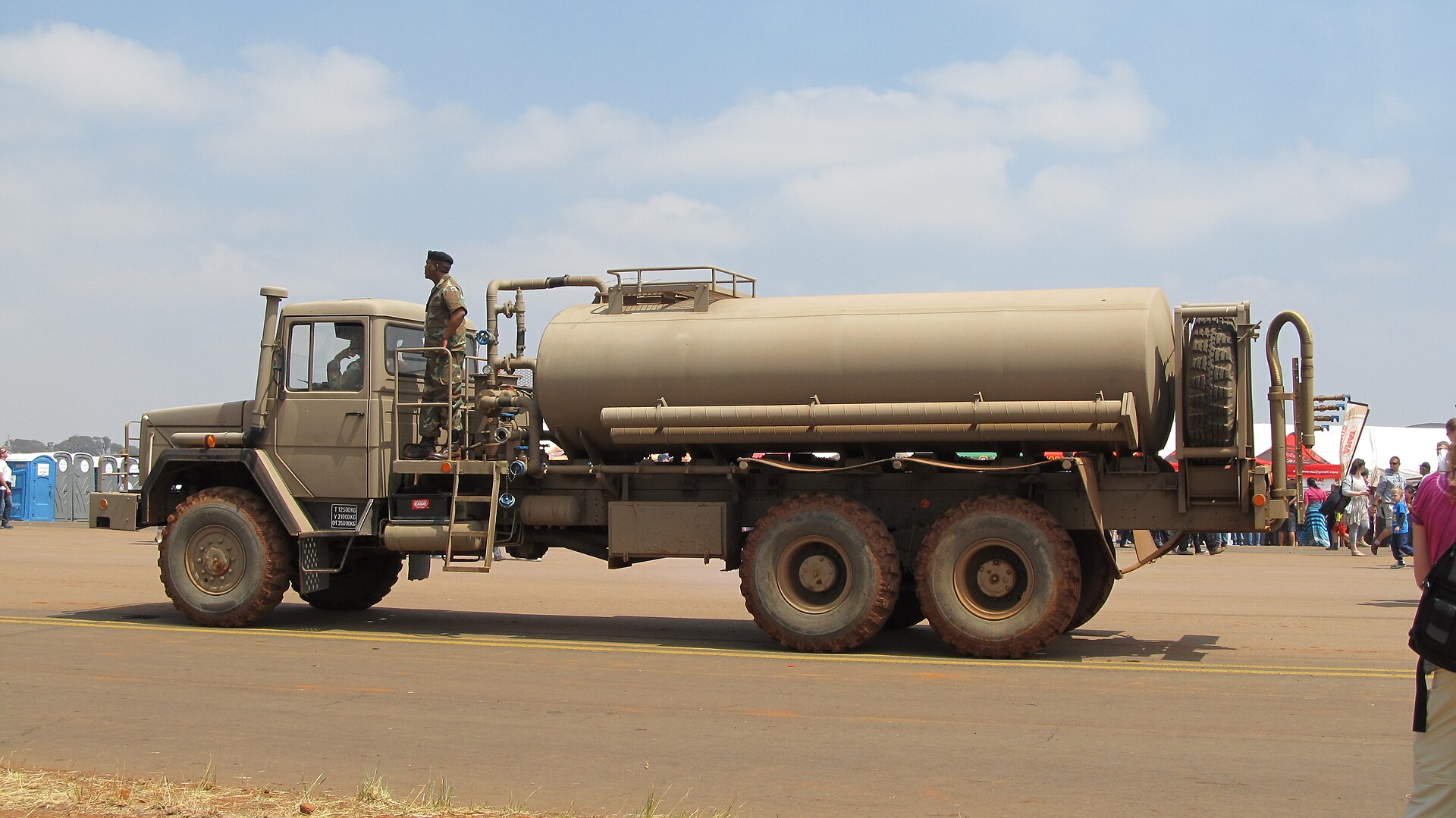 SAMIL 100 water tanker — A South African Army SAMIL 100 water tanker.