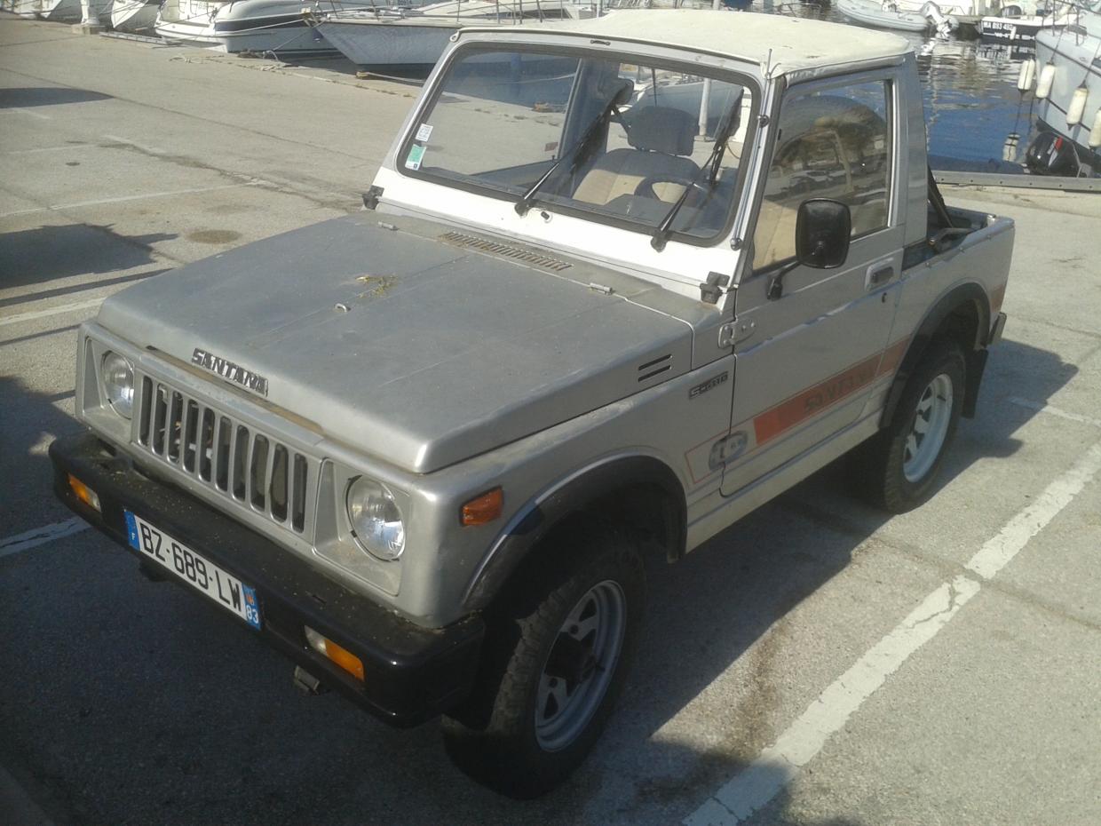 Santana-built SJ and Samurai (Spain, 1985–2009) — Front view of a grey Santana Samurai SJ410 pickup