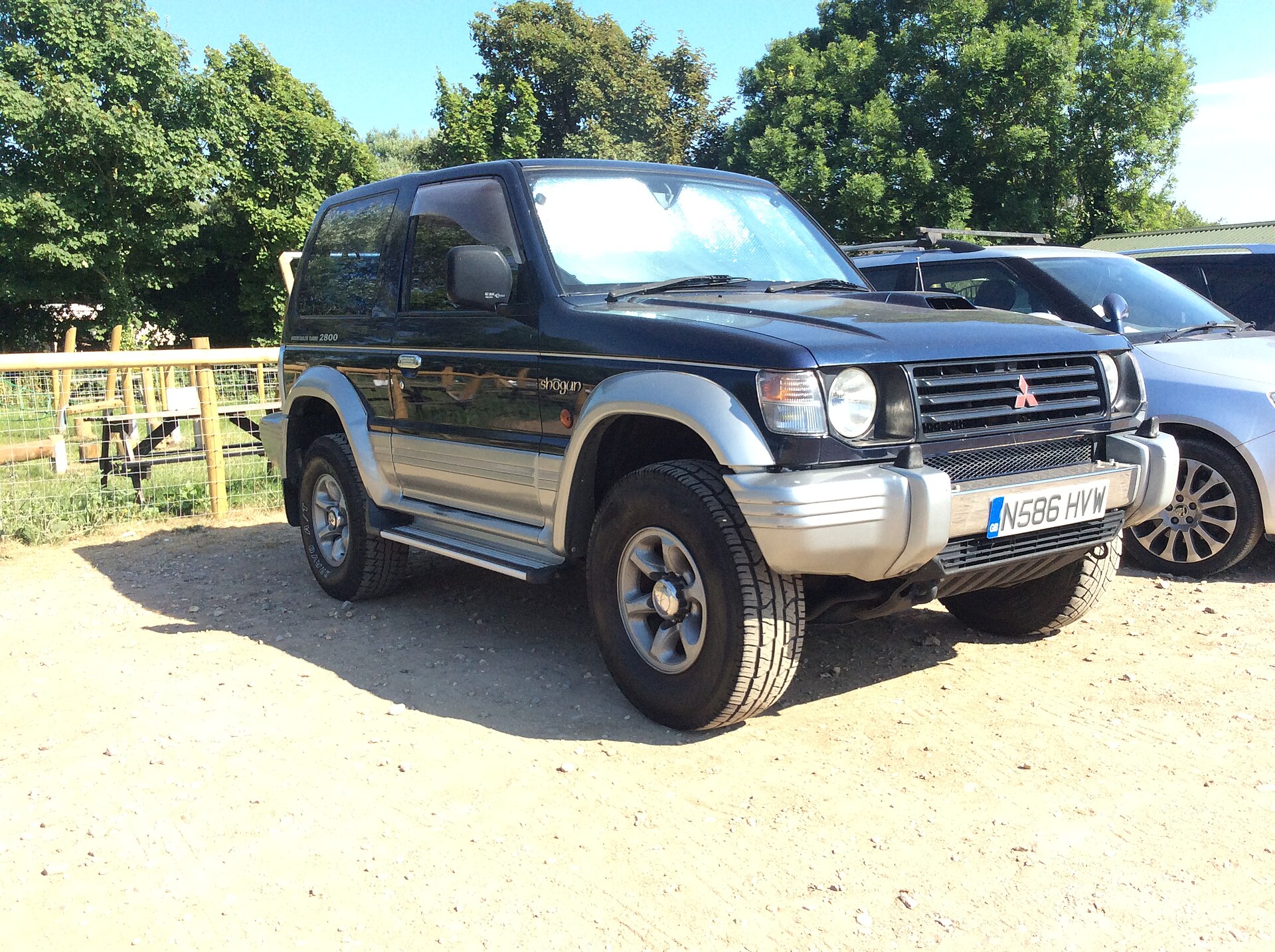 Shogun (United Kingdom, 1983–2019) — A 1995 Shogun GLS short wheelbase in Dorset