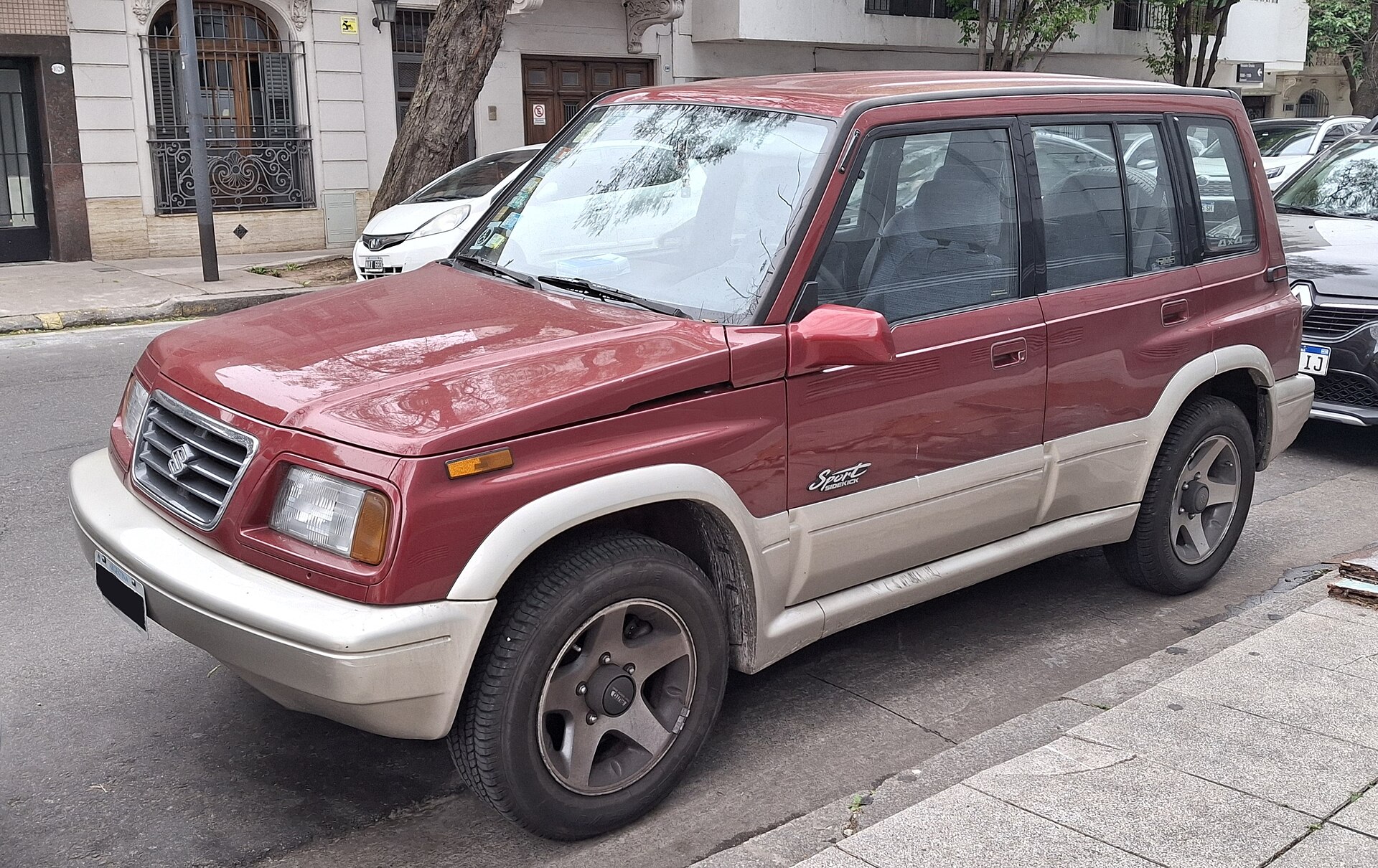 Sidekick and Geo Tracker (North America, 1989–98) — 1995 Suzuki Vitara Sidekick Sport 1.6 photographed in Caballito, Buenos Aires.