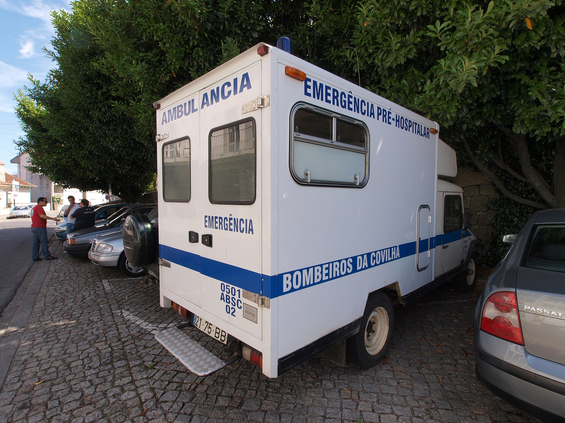 Alter II (fire service) — A UMM ambulance of the Covilhã fire brigade.